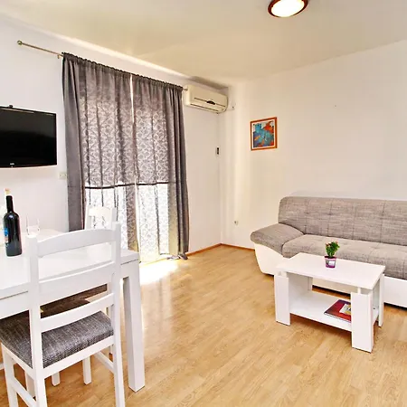 Apartment Markovi Orebi - One Bedroom With Terrace And Garden View A2 Orebic