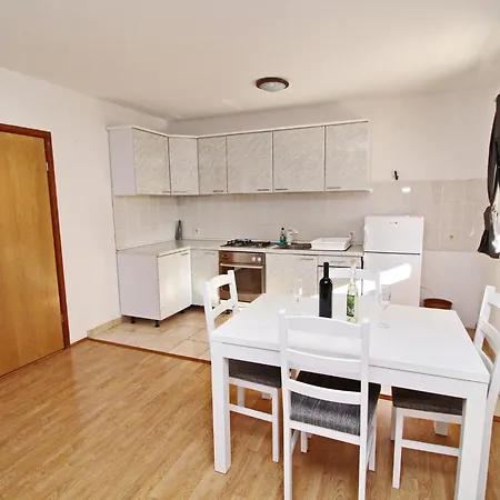 Markovi Orebi - One Bedroom With Terrace And Garden View A2 Apartment